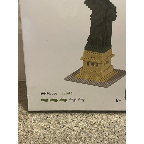Brixies 396 piece Statue of Liberty- NIB - Picture 2 of 3